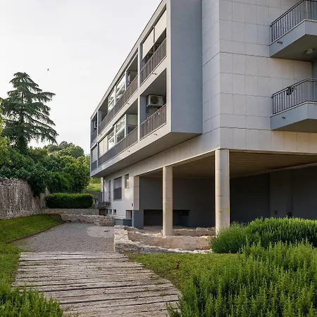 Apartmán Luxusapartment Mit Meerblick Nur 50 Meter Zum Yachthafen, 300 Meter Zum