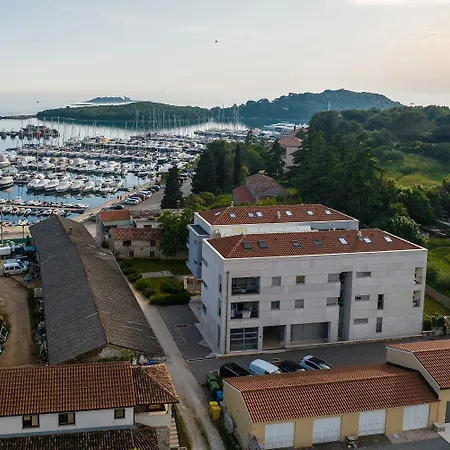 Luxusapartment Mit Meerblick Nur 50 Meter Zum Yachthafen, 300 Meter Zum *