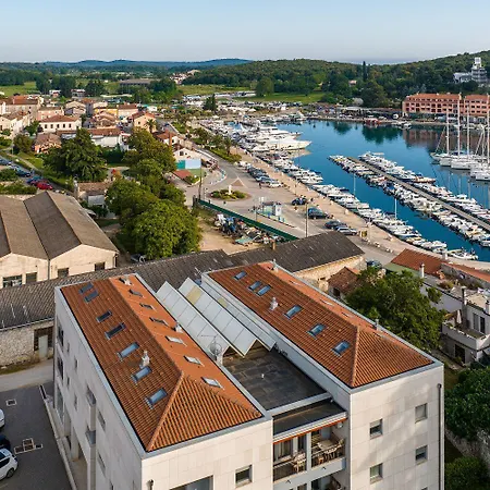 Apartmán Luxusapartment Mit Meerblick Nur 50 Meter Zum Yachthafen, 300 Meter Zum Vrsar